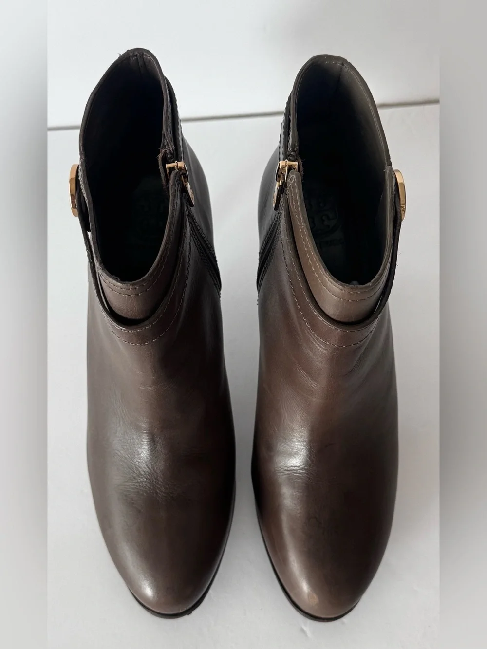 Tory Burch Women's Taupe Leather Ankle Booties Size 10M Gold Logo Side Zip Heel